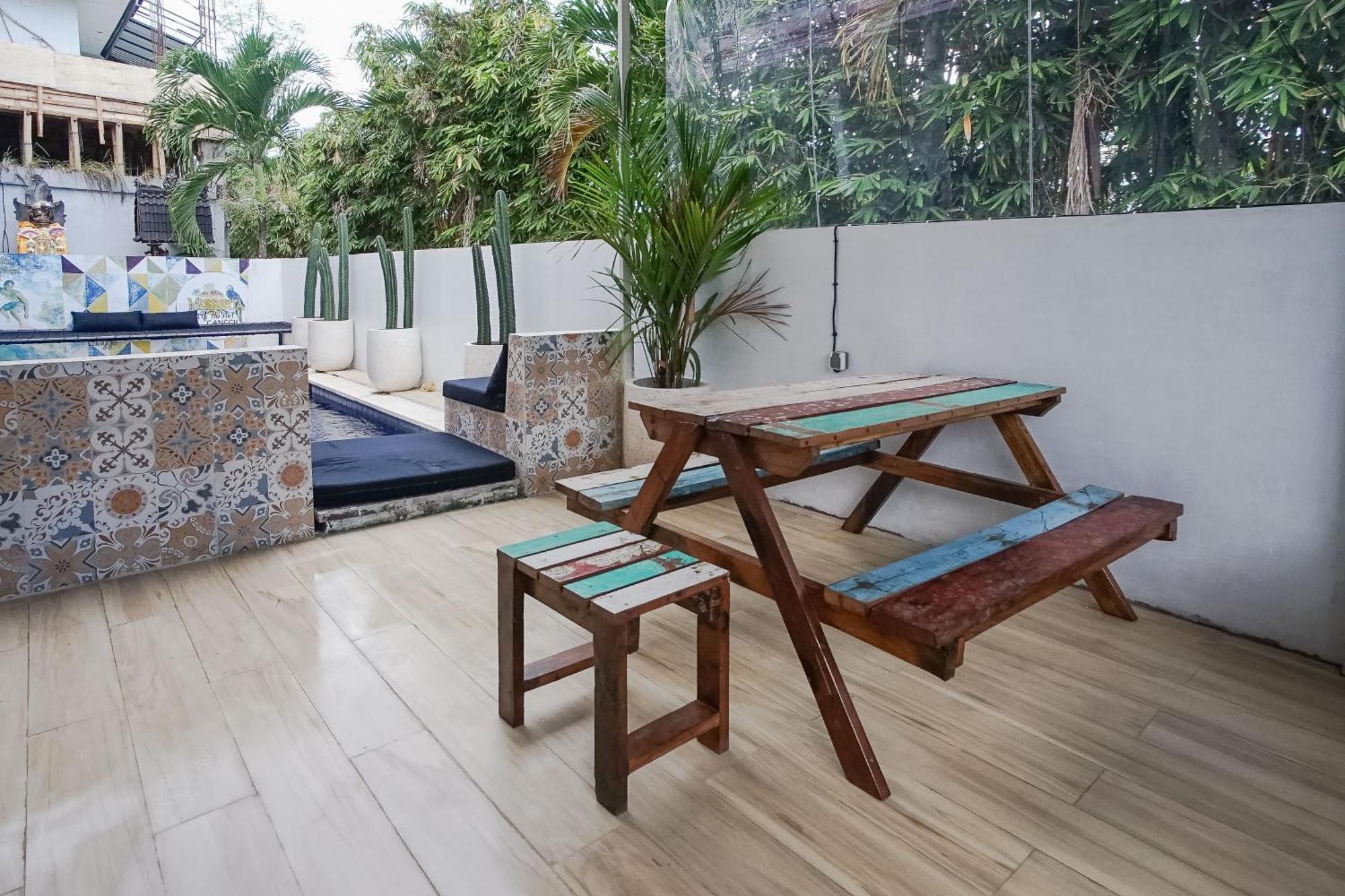 Margarita Surf Hostel Canggu Exterior photo