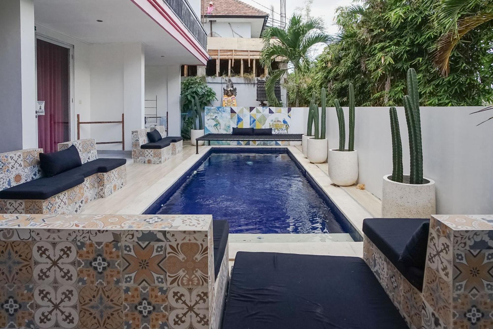 Margarita Surf Hostel Canggu Exterior photo