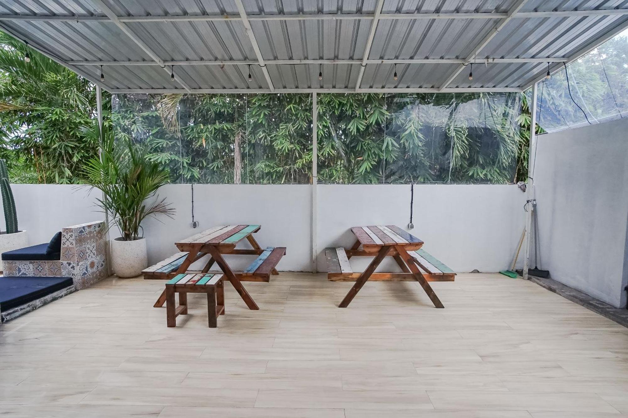 Margarita Surf Hostel Canggu Exterior photo