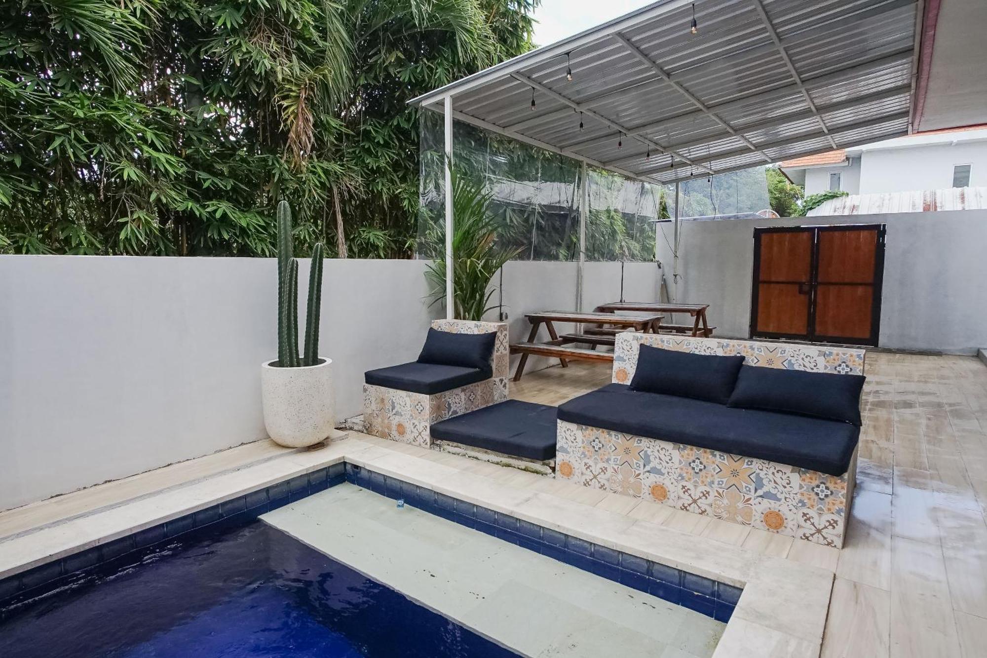 Margarita Surf Hostel Canggu Exterior photo
