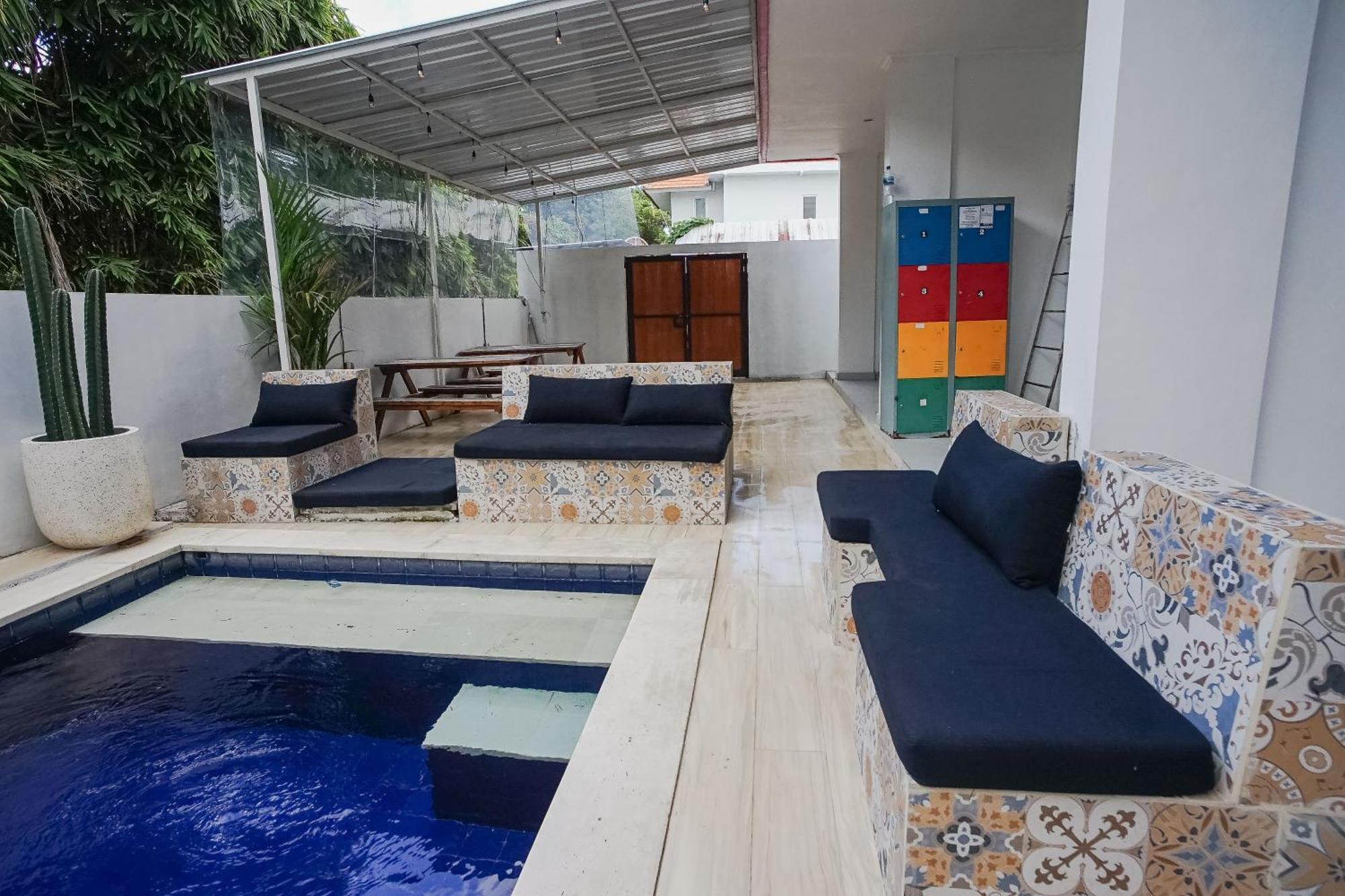 Margarita Surf Hostel Canggu Exterior photo