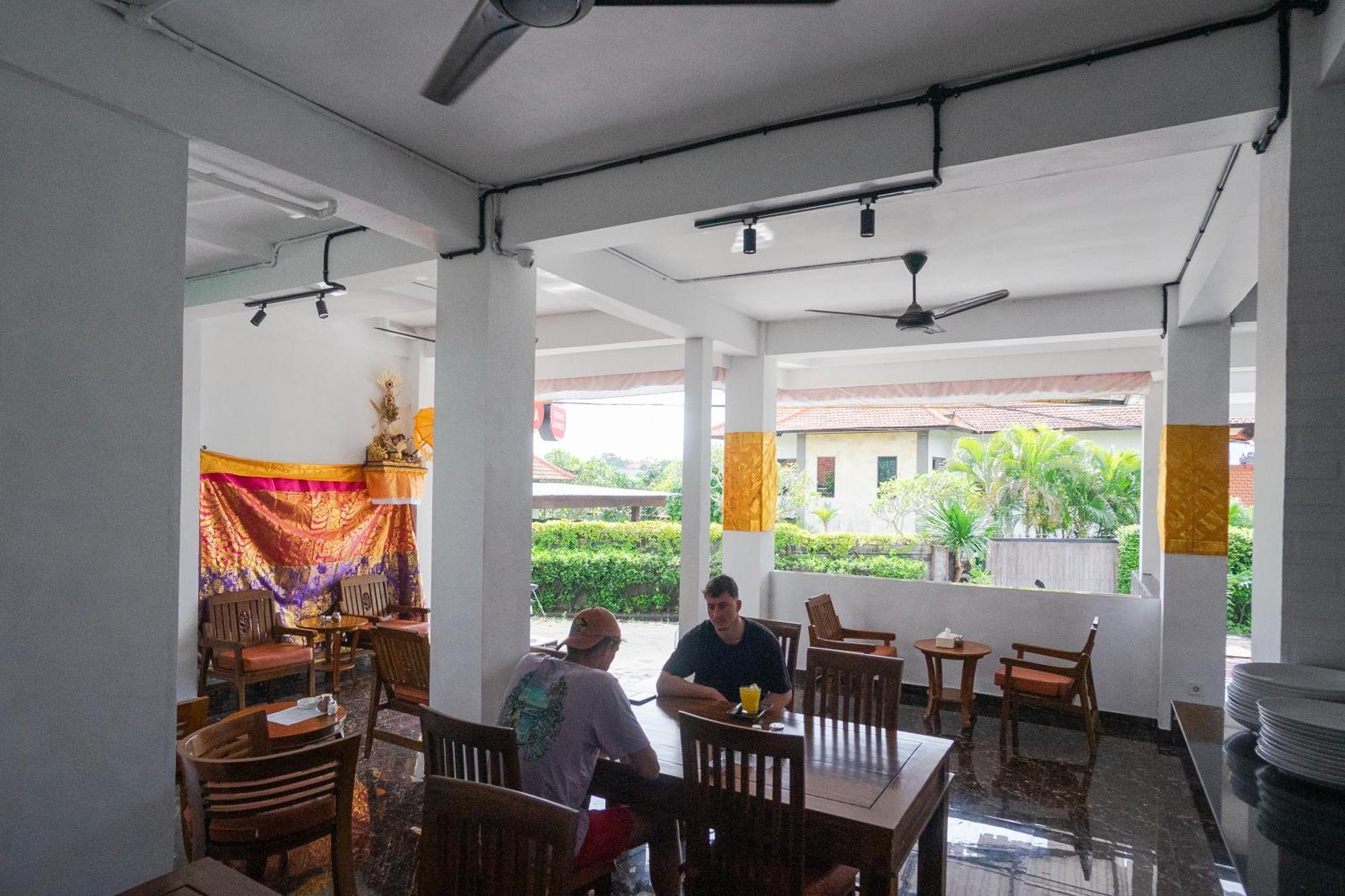 Margarita Surf Hostel Canggu Exterior photo