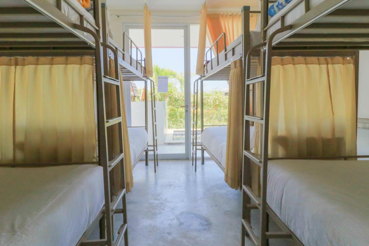 Margarita Surf Hostel Canggu Exterior photo